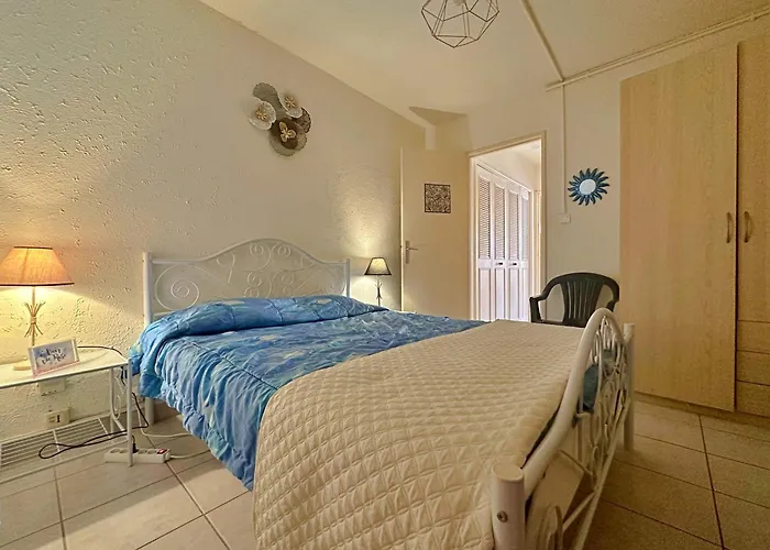 Cap D\'Agde, Appartement Bord De Mer, 50 M Plage De La Roquille, Climatise Et Wifi,